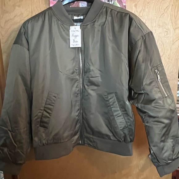 Woman’s Bomber Jacket - Picture 8 of 10
